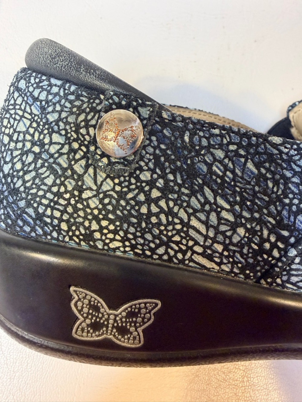 Alegria women’s Slip-On Loafer in Black and White Crackle - Picture 4 of 6